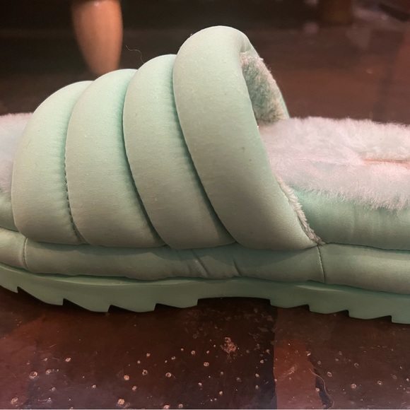 Light emerald green maxi slides slipper comfy fur lined platform by Ugg size 8 - Picture 5 of 14